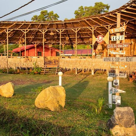 Hotel 9 Huts On A Hill Kudat Exterior foto