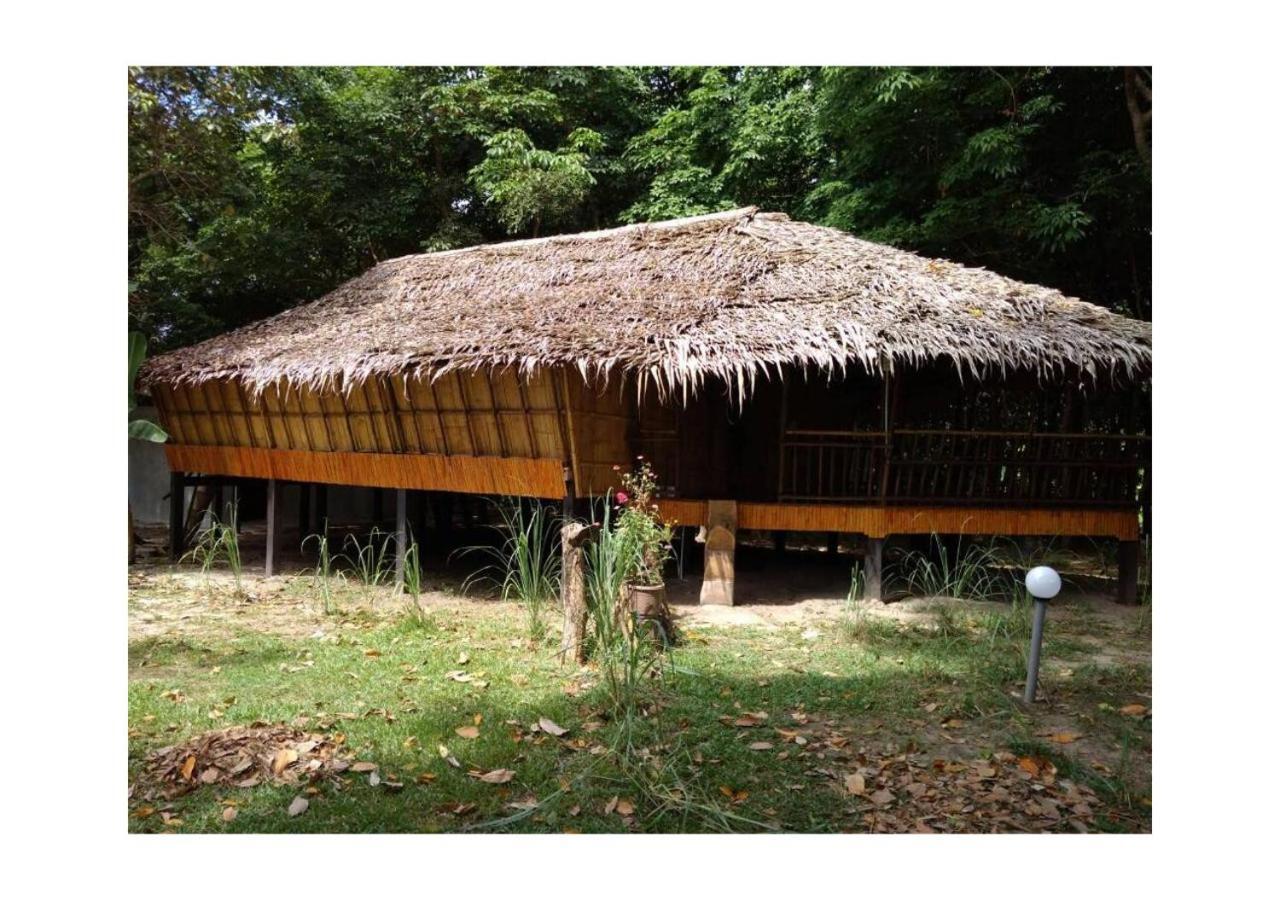 Hotel 9 Huts On A Hill Kudat Exterior foto