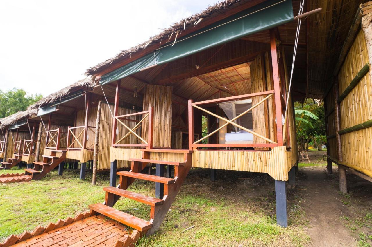 Hotel 9 Huts On A Hill Kudat Exterior foto